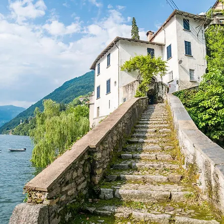 Guesthost - Lovely With Balcony A Few Mt From The *